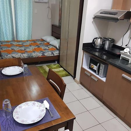 Heart Of The City Studio With Balcony Davao City Екстериор снимка